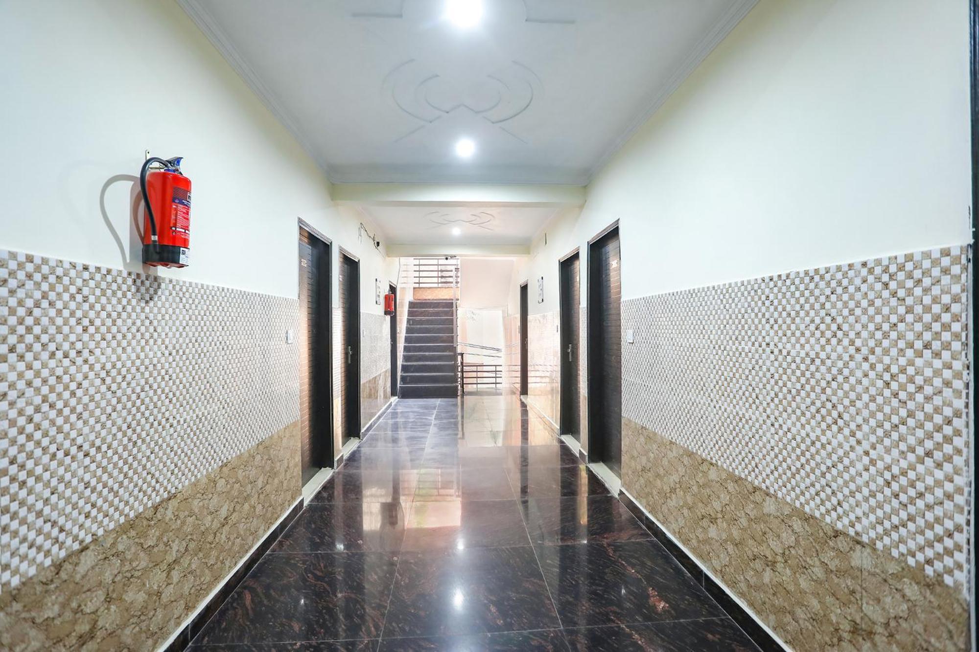 Fabexpress Asp Royal Residency Inn- Janakpuri Delhi  Extérieur photo